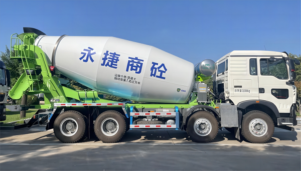 【發(fā)車新聞】重汽&凌宇攪拌車交付客戶！